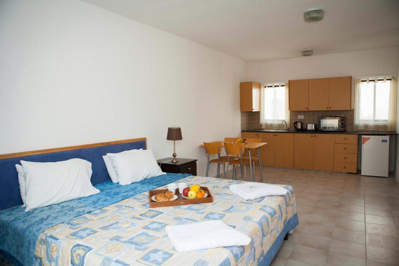 Paphos Alecos Hotel Apartments חדר תמונה
