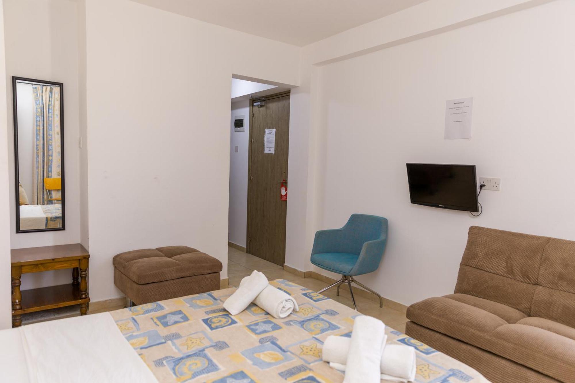 Paphos Alecos Hotel Apartments מראה חיצוני תמונה