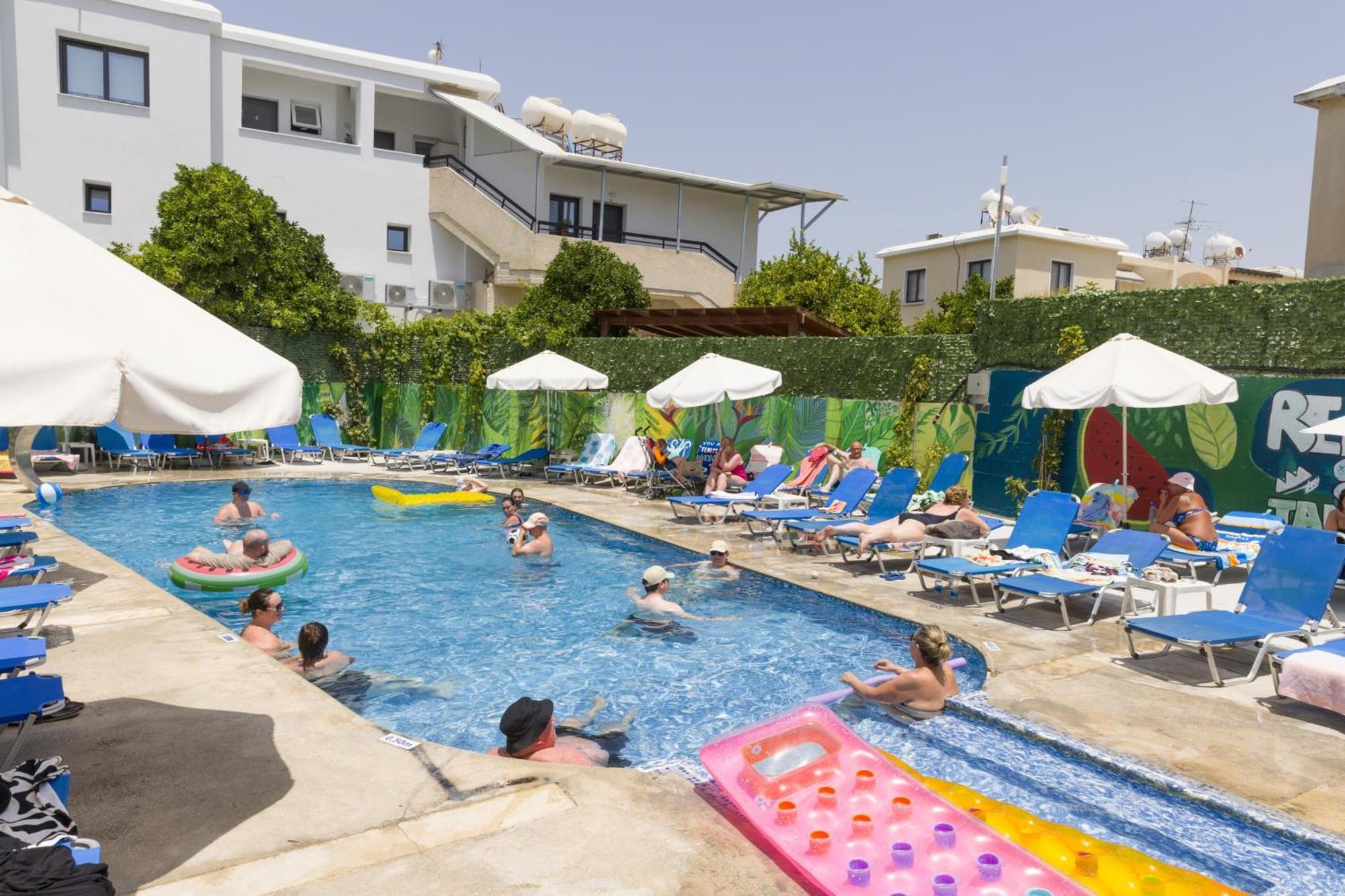 Paphos Alecos Hotel Apartments מראה חיצוני תמונה