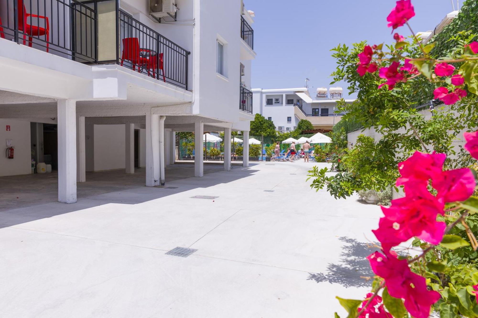 Paphos Alecos Hotel Apartments מראה חיצוני תמונה