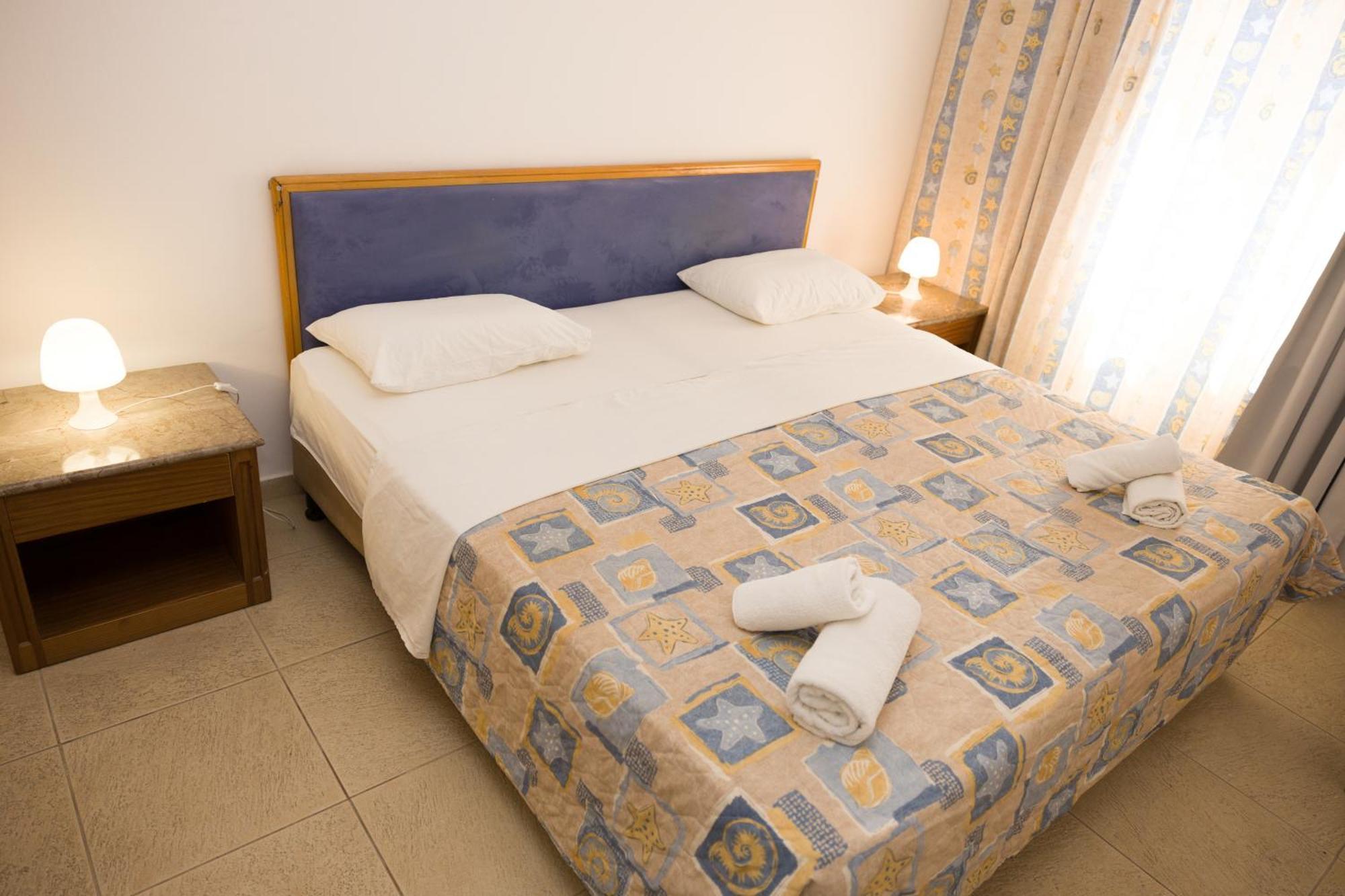 Paphos Alecos Hotel Apartments מראה חיצוני תמונה